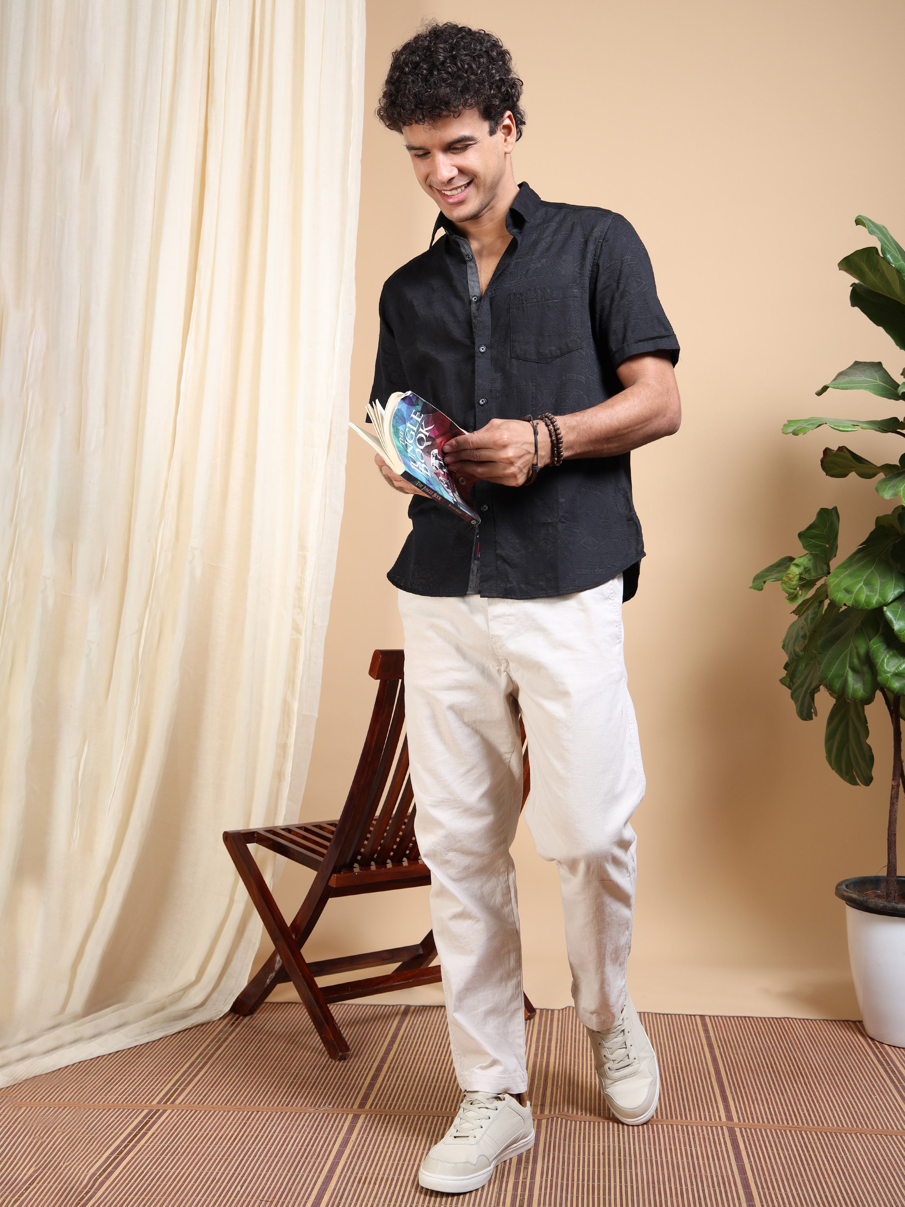 MEN'S BLACK SELF DESIGN SLIM FIT SHIRT