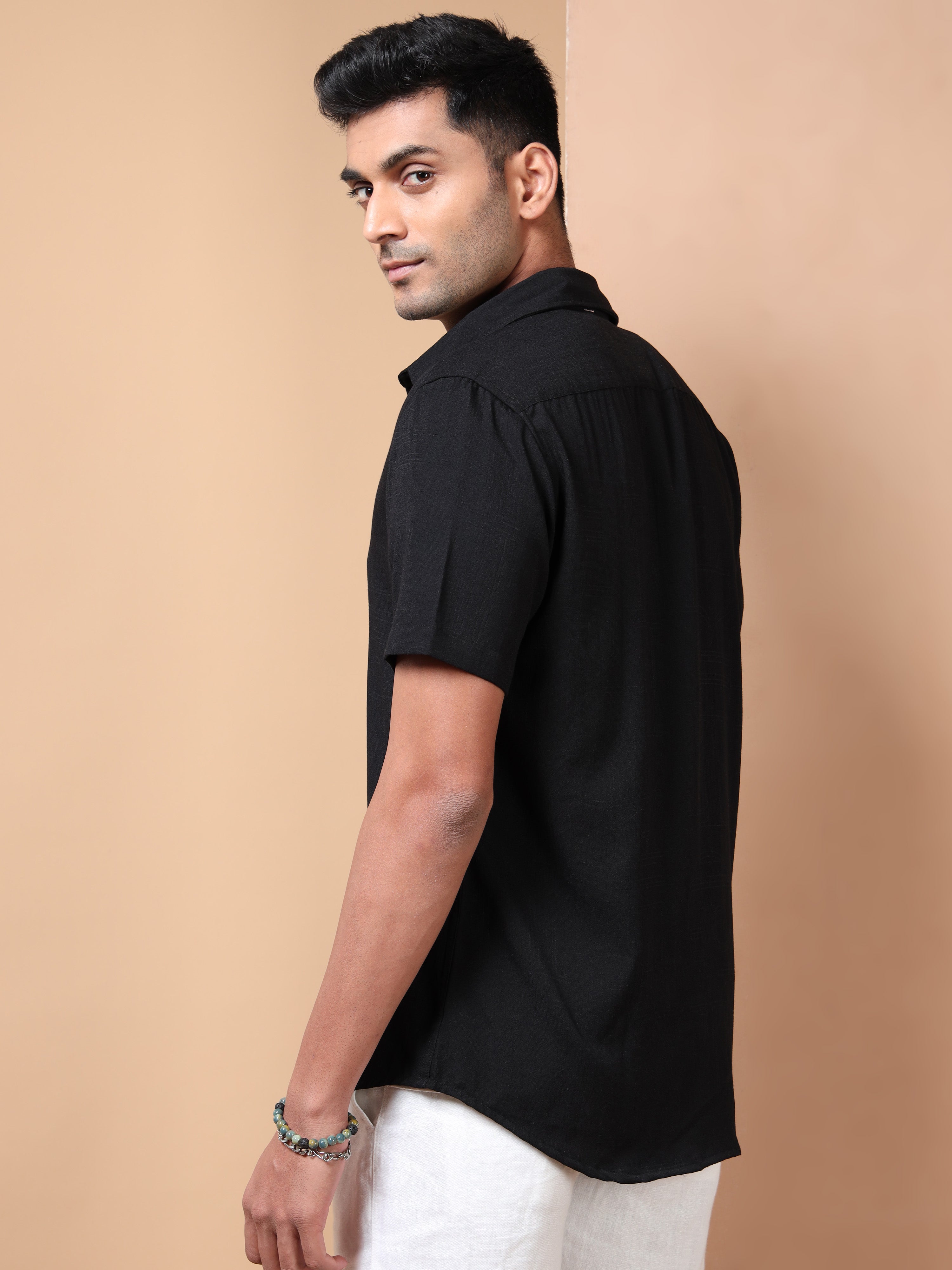 MEN'S BLACK SOLID SLIM FIT SHIRT