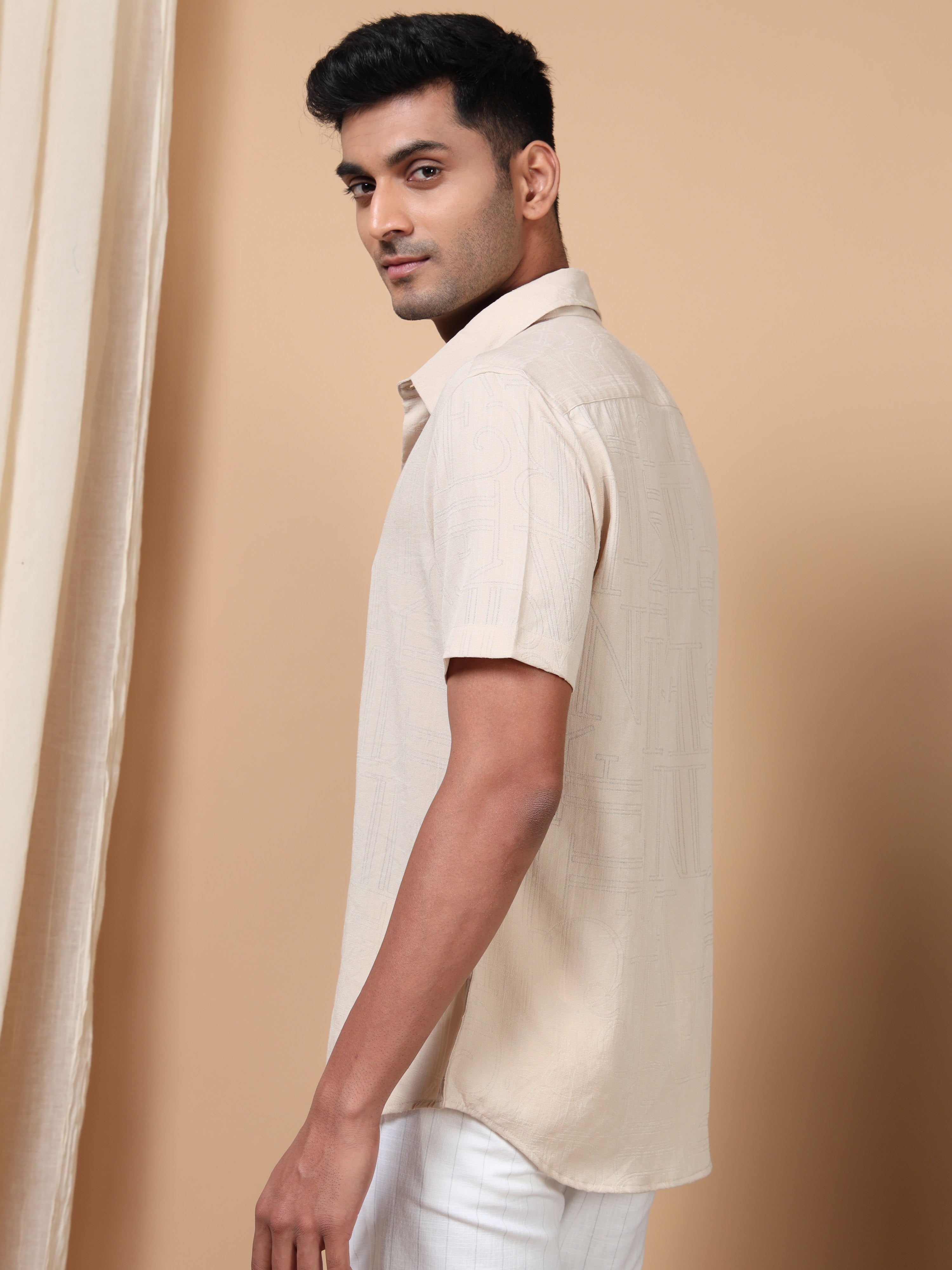 MEN'S BEIGE SOLID SLIM FIT SHIRT