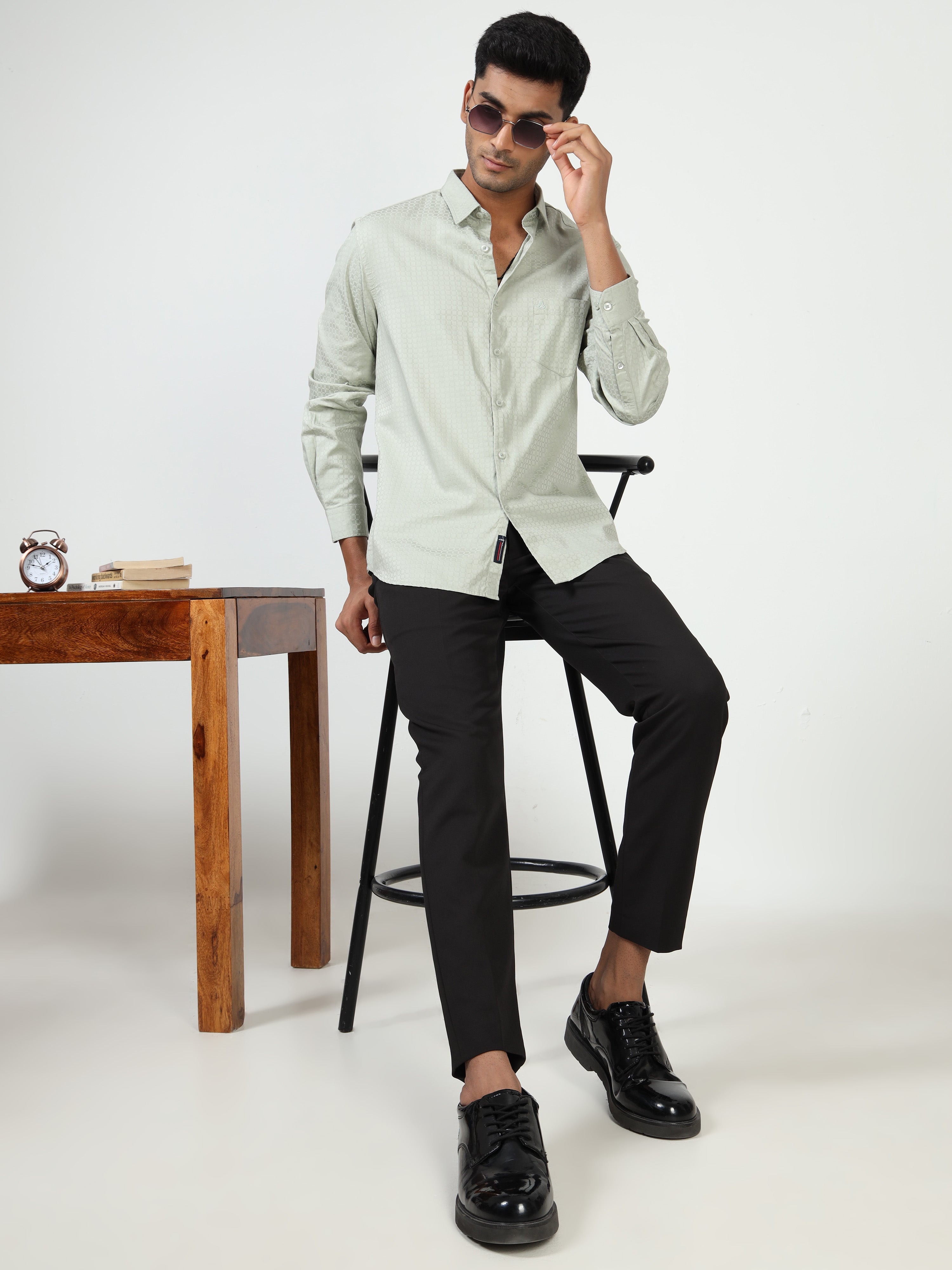 MEN'S SAGE SOLID SLIM FIT SHIRT