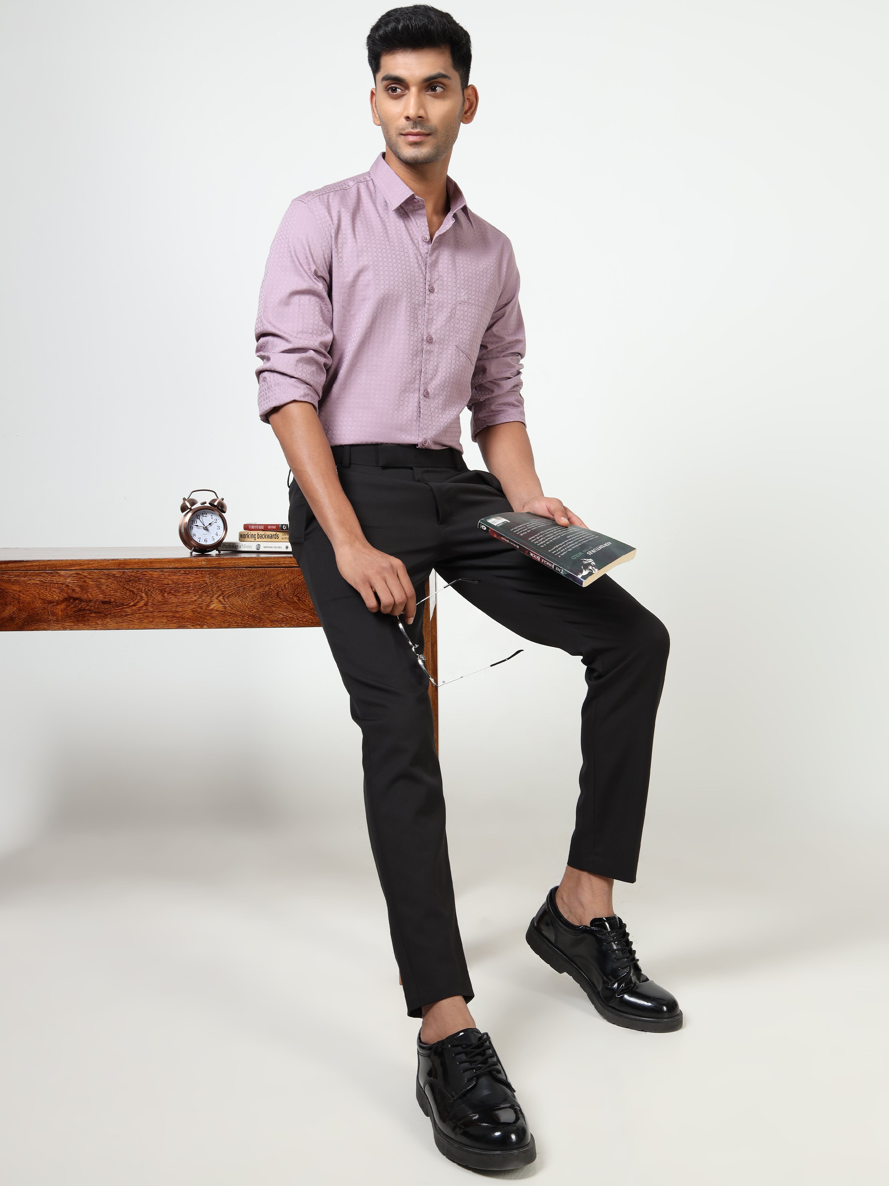 MEN'S MAUVE SOLID SLIM FIT SHIRT