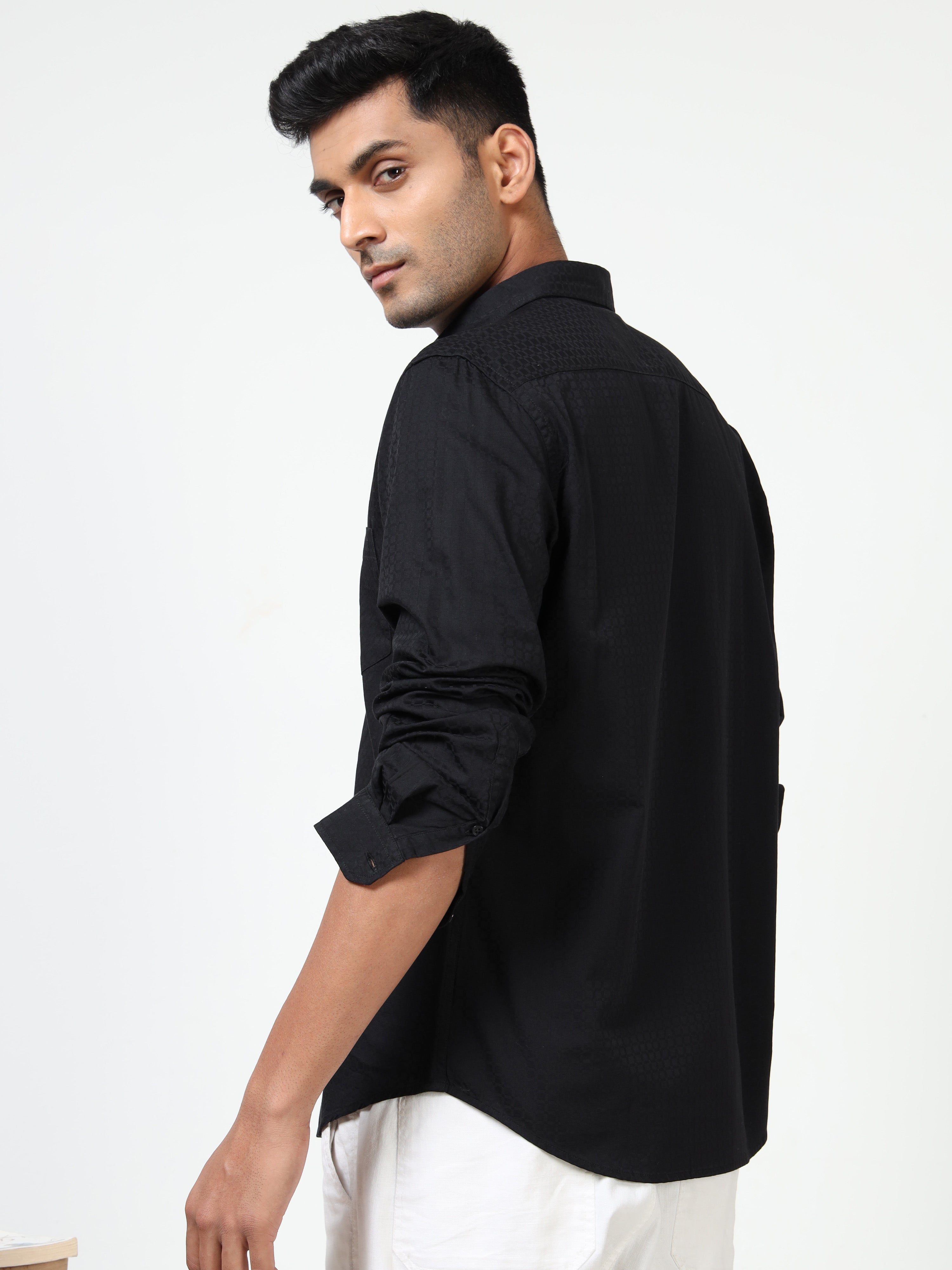 MEN'S BLACK SOLID SLIM FIT SHIRT