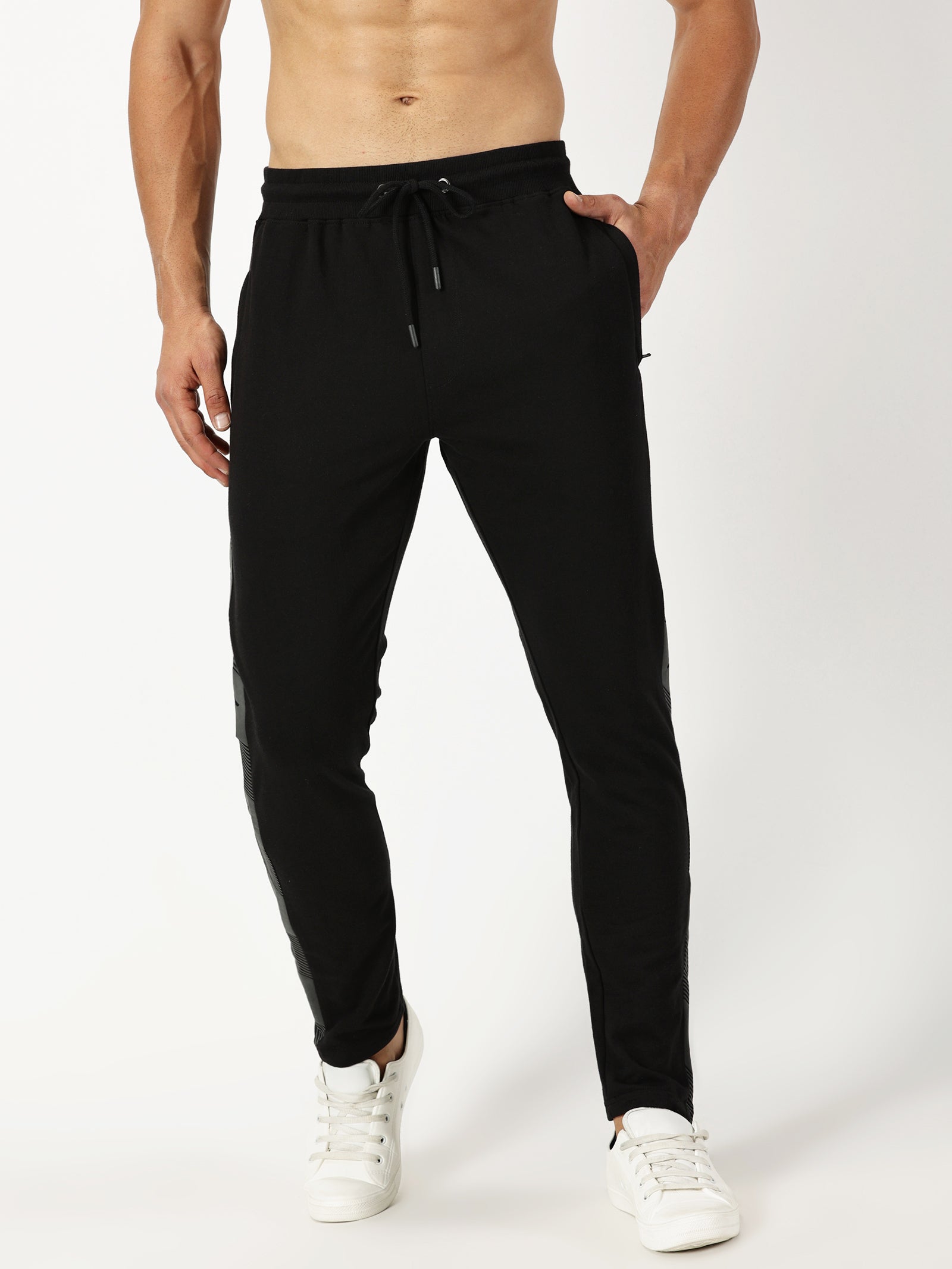 MEN'S BLACK SOLID REGULAR FIT TRACK