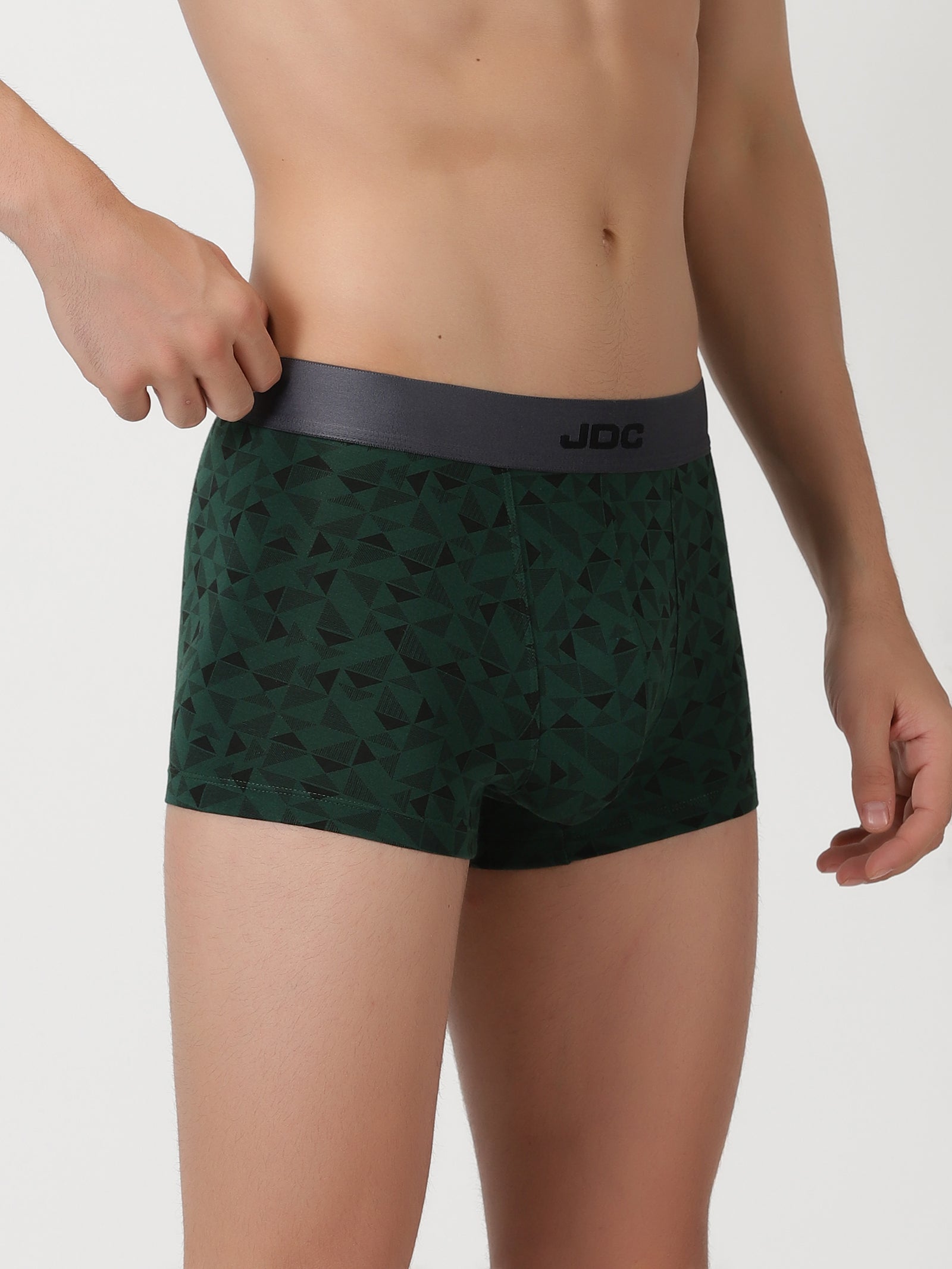 MEN'S GREEN TRIANGLE PRINT REGULAR FIT TRUNK