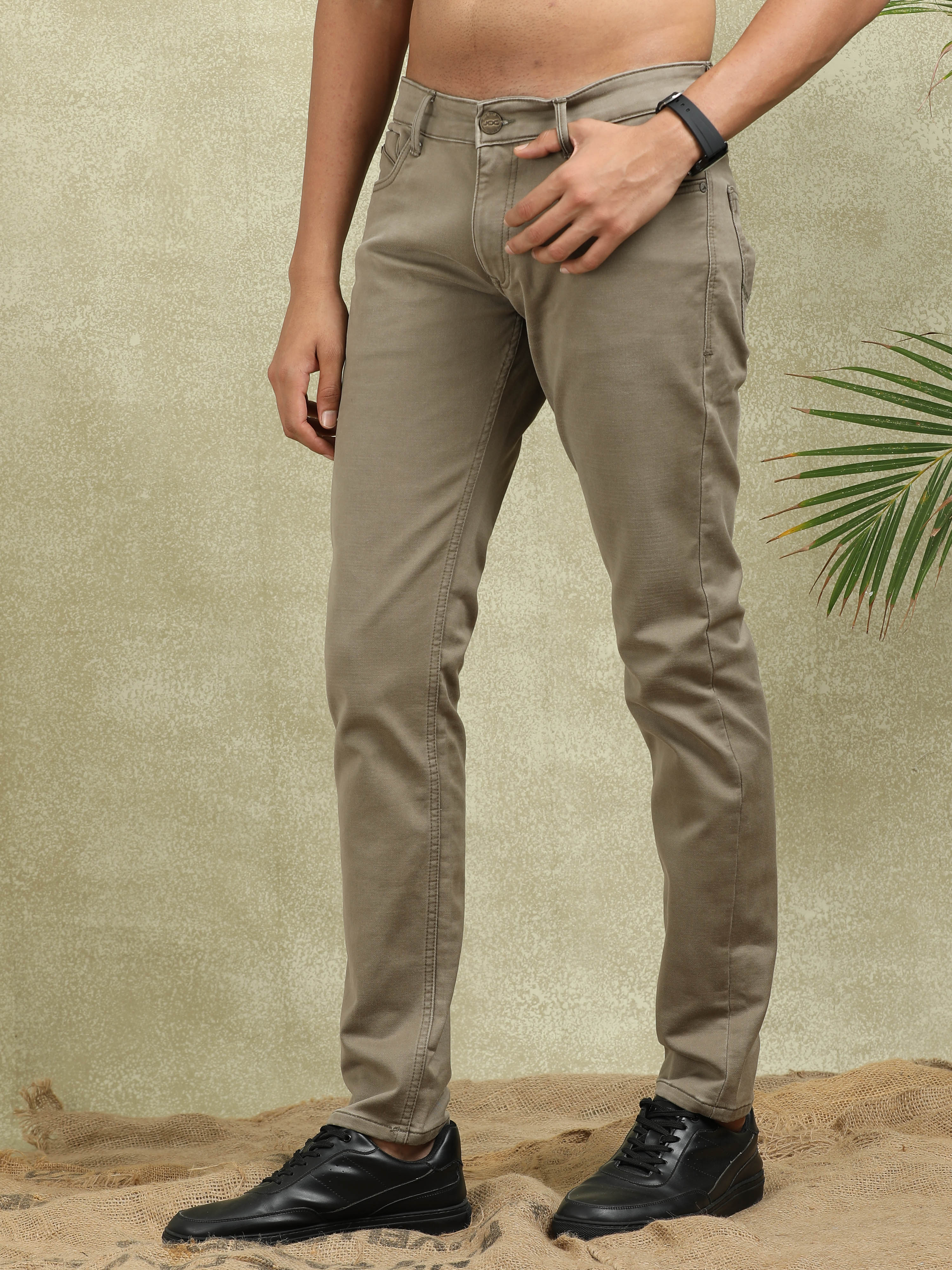 MEN'S BROWNISH KHAKI SOLID SLIM FIT JEANS