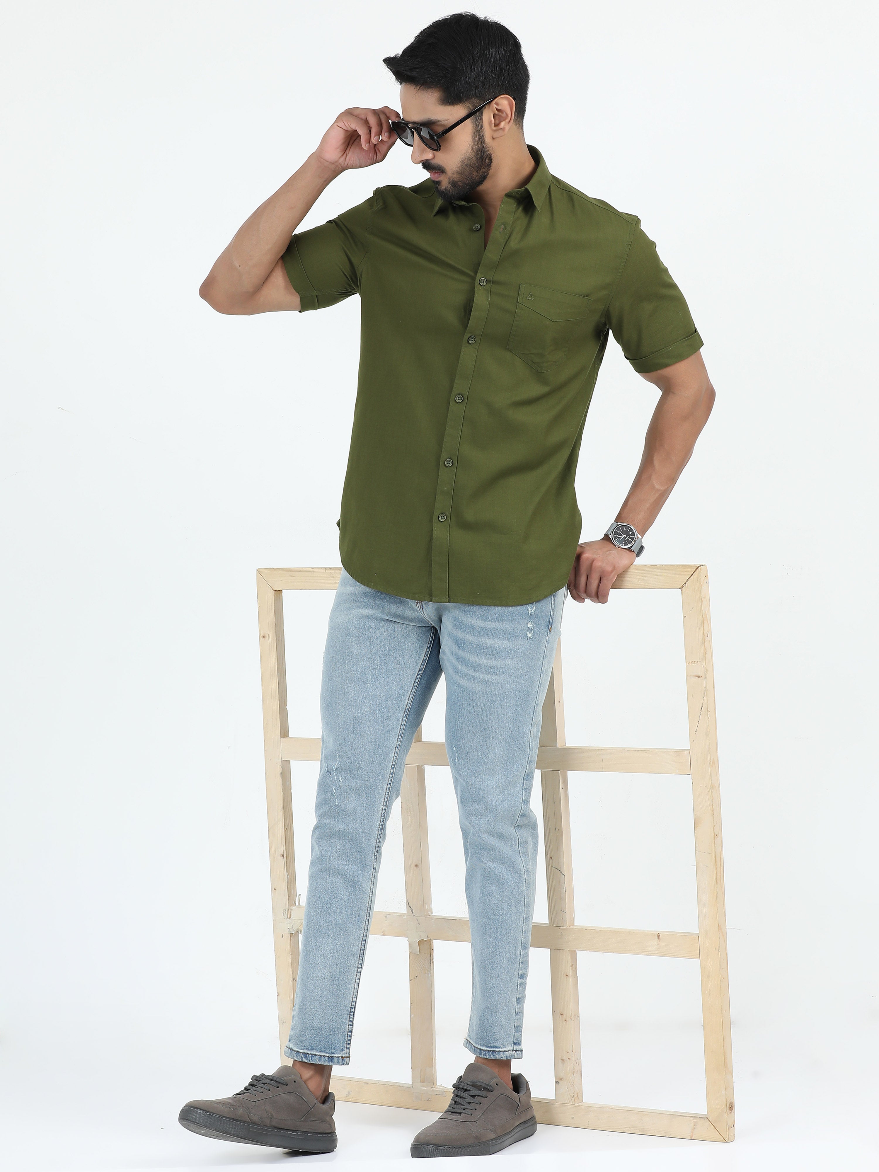 MEN'S OLIVE SOLID SLIM FIT SHIRT