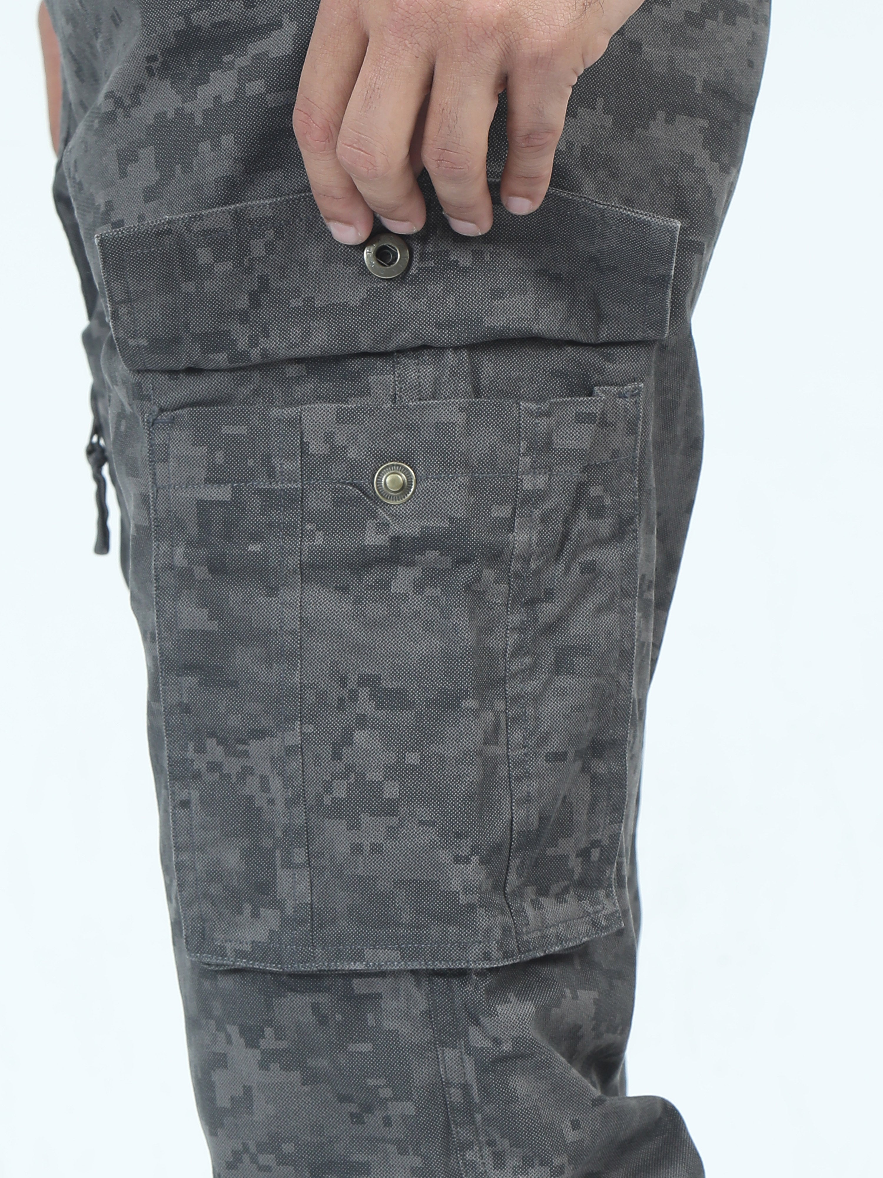 MEN'S GREY PRINT REGULAR FIT CARGO