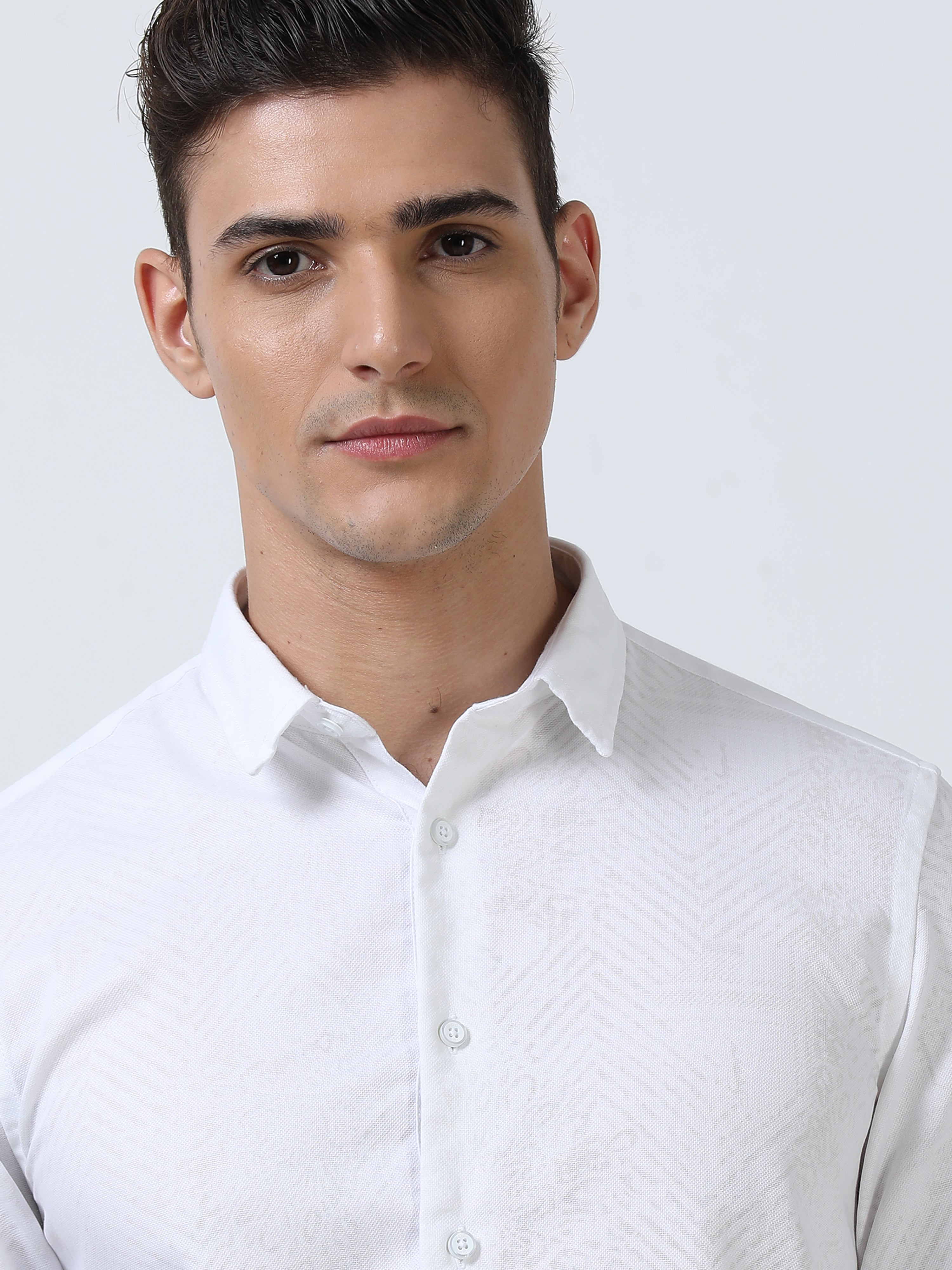 MEN'S WHITE-PRINTED SLIM FIT SHIRT