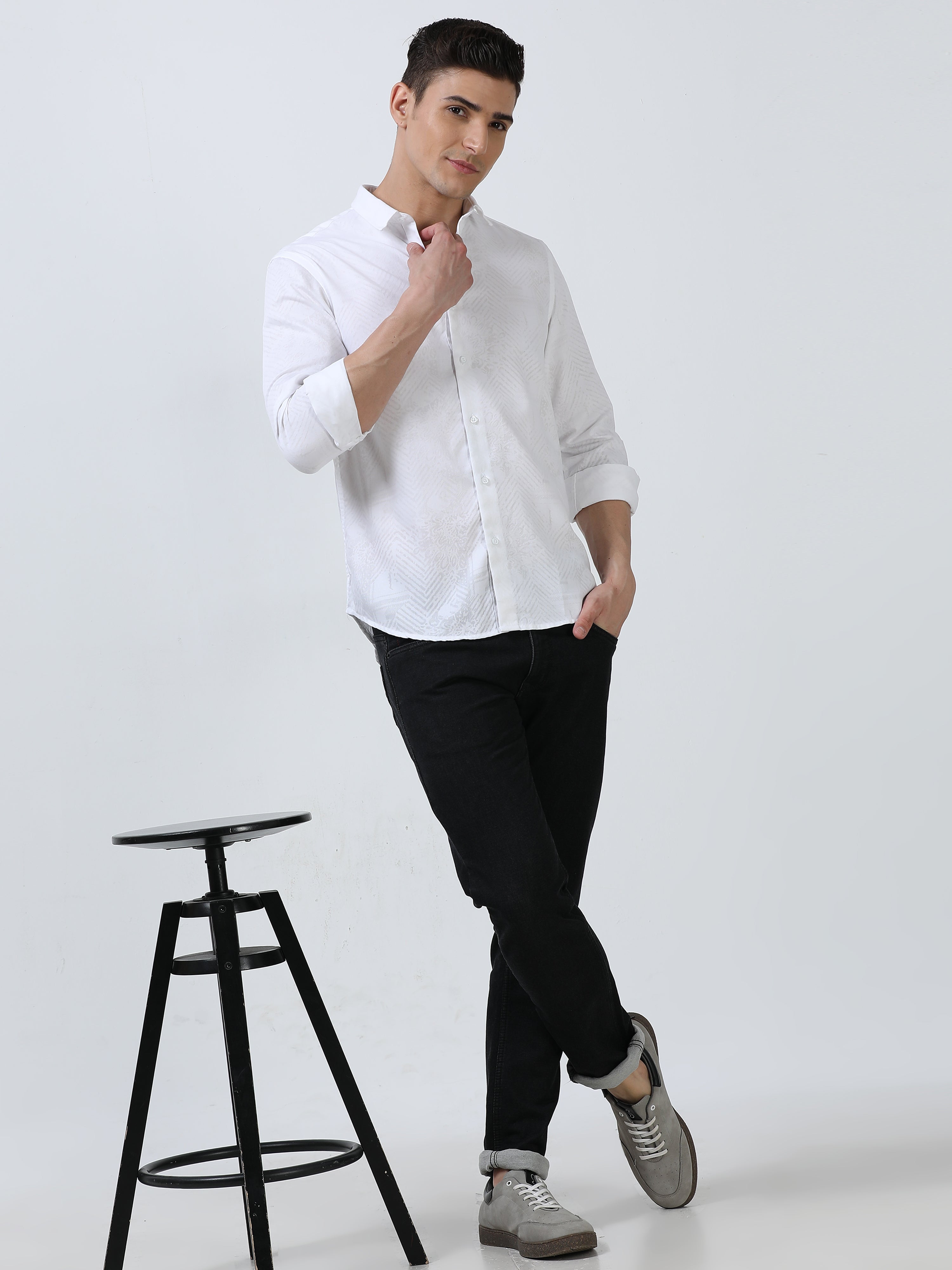 MEN'S WHITE-PRINTED SLIM FIT SHIRT