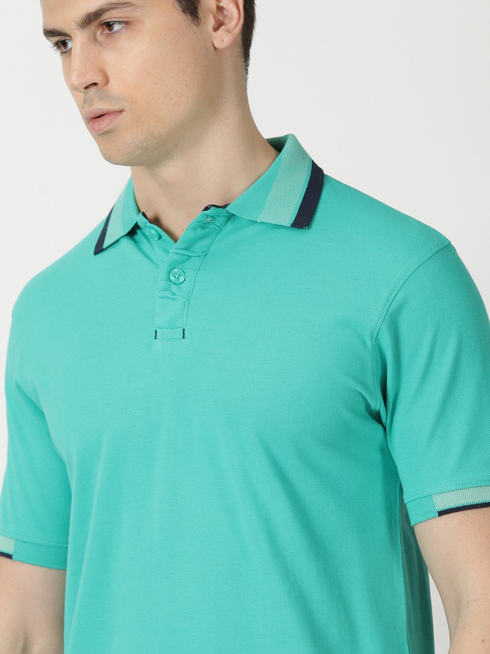 MEN'S GREEN SOLID SLIM FIT POLO T SHIRT