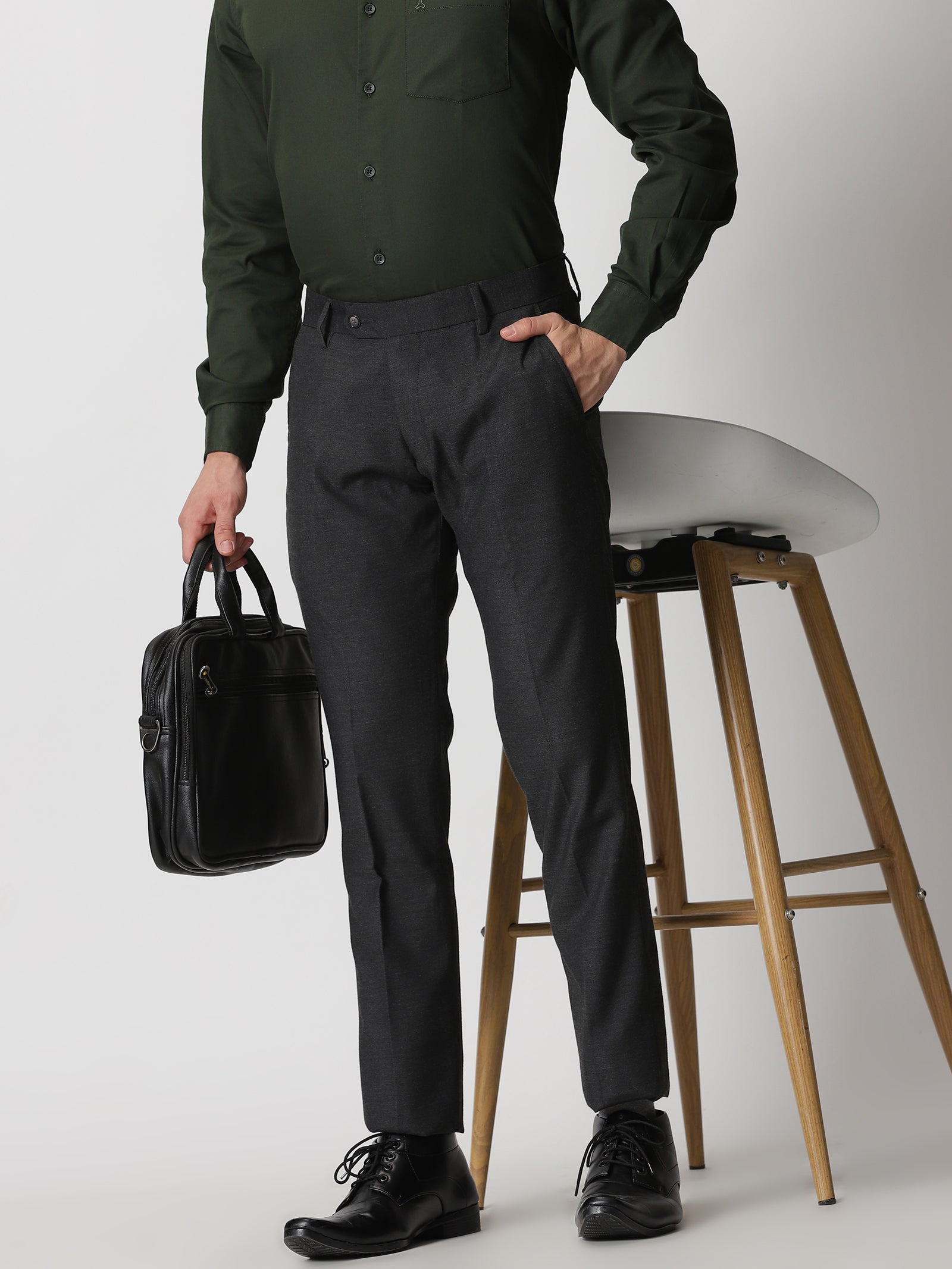 MEN'S BLACK SOLID TAPERED FIT TROUSER