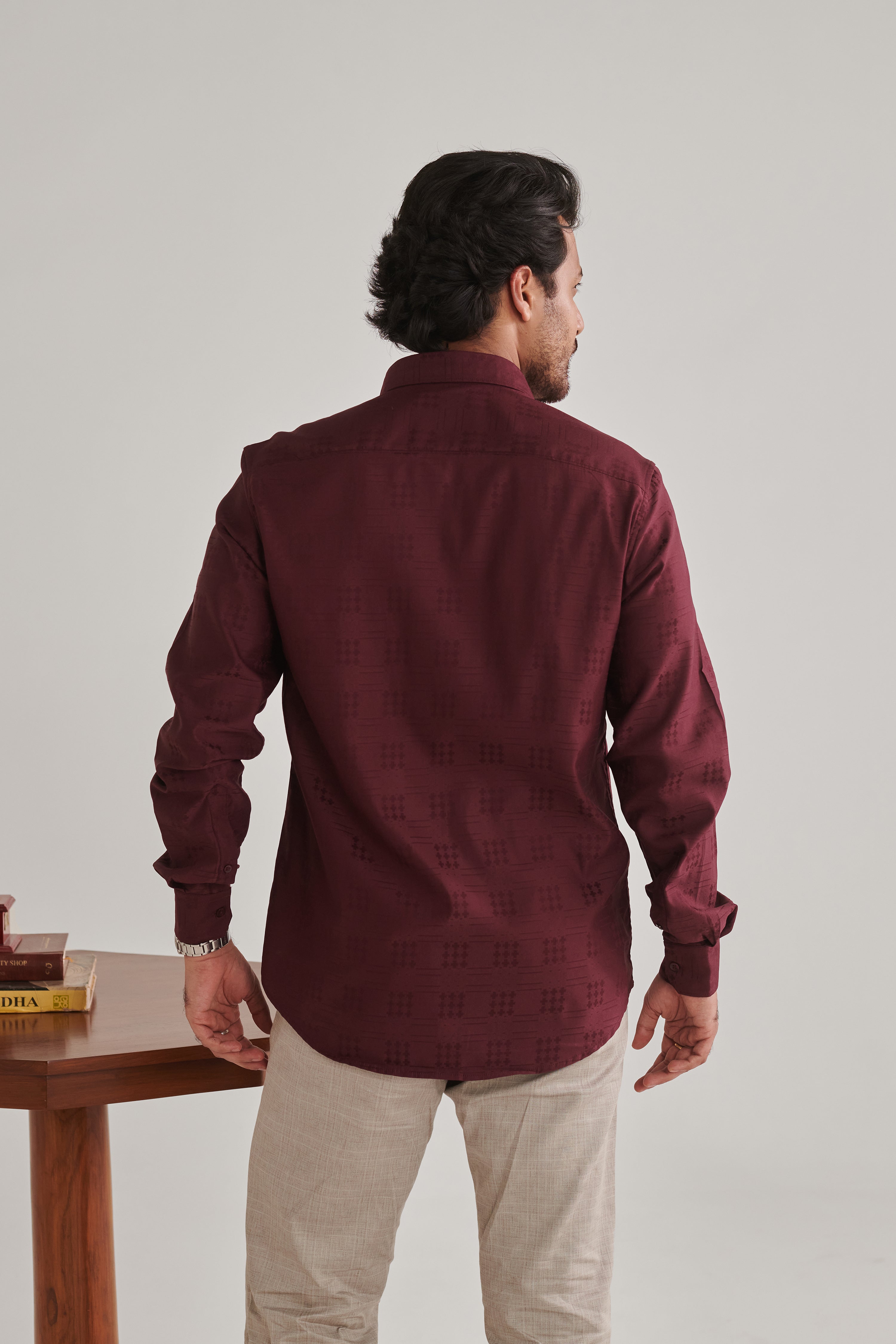 MEN'S MAROON SOLID SLIM FIT SHIRT