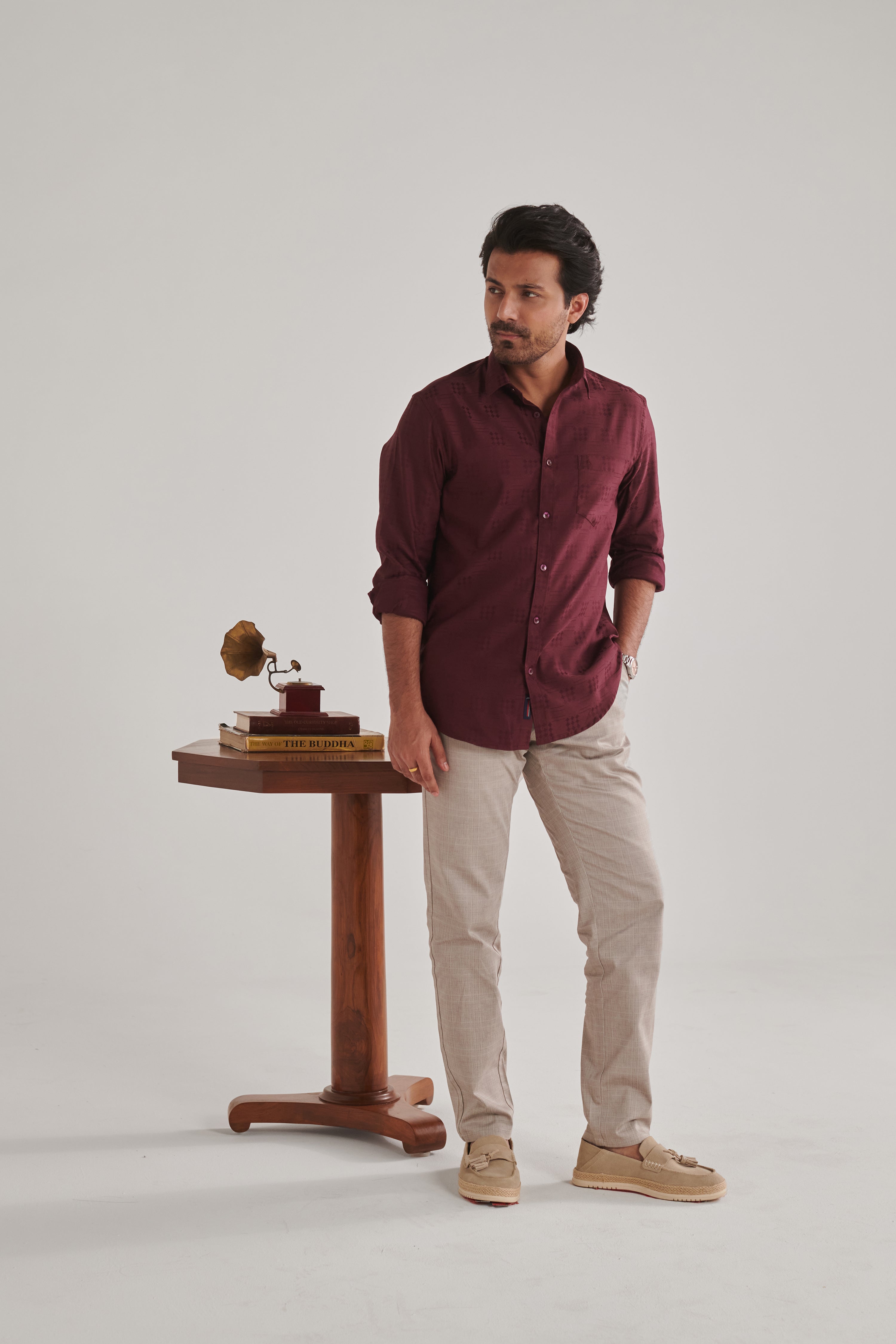 MEN'S MAROON SOLID SLIM FIT SHIRT