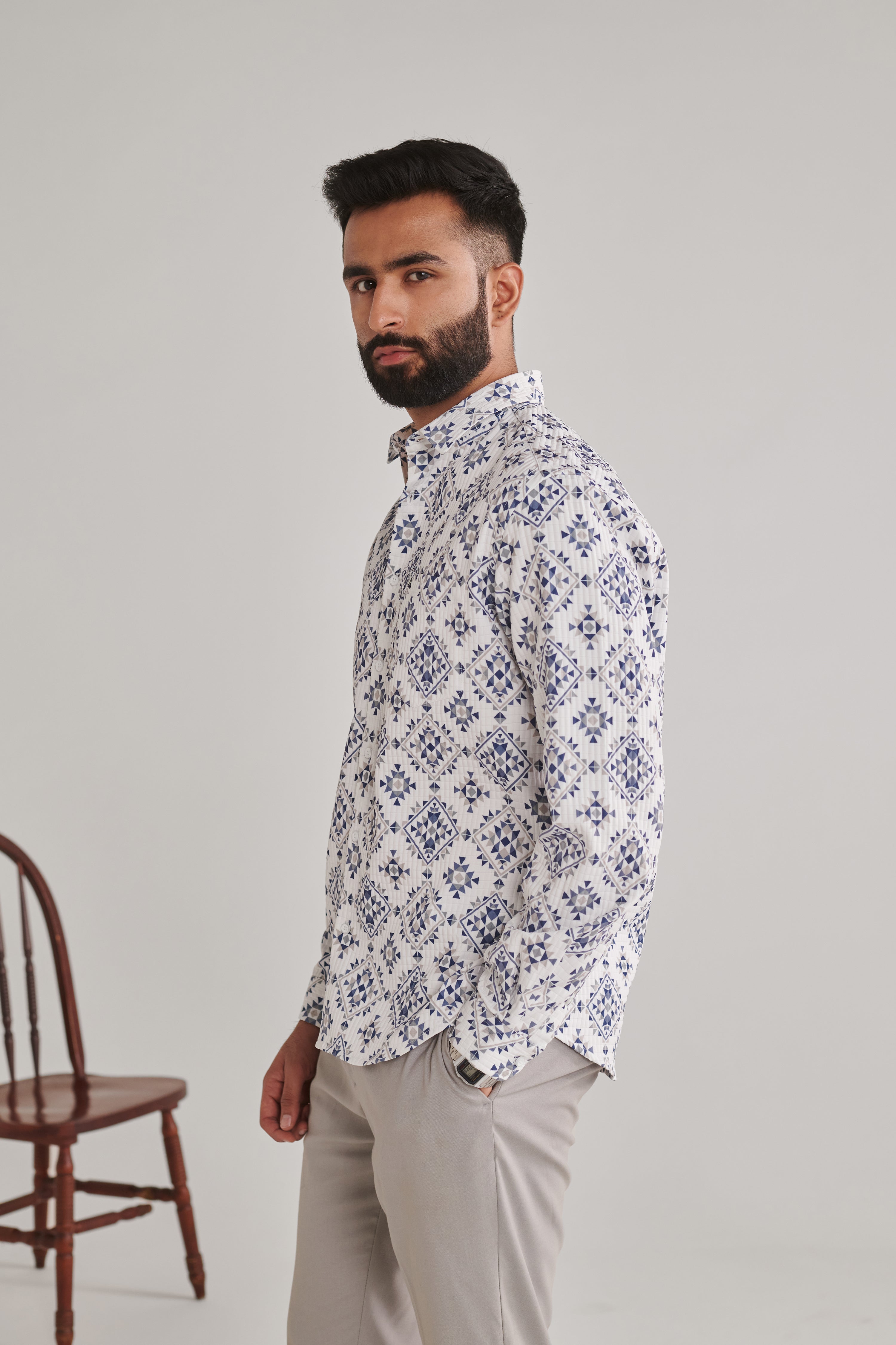 MEN'S WHITE  PRINT SLIM FIT SHIRT