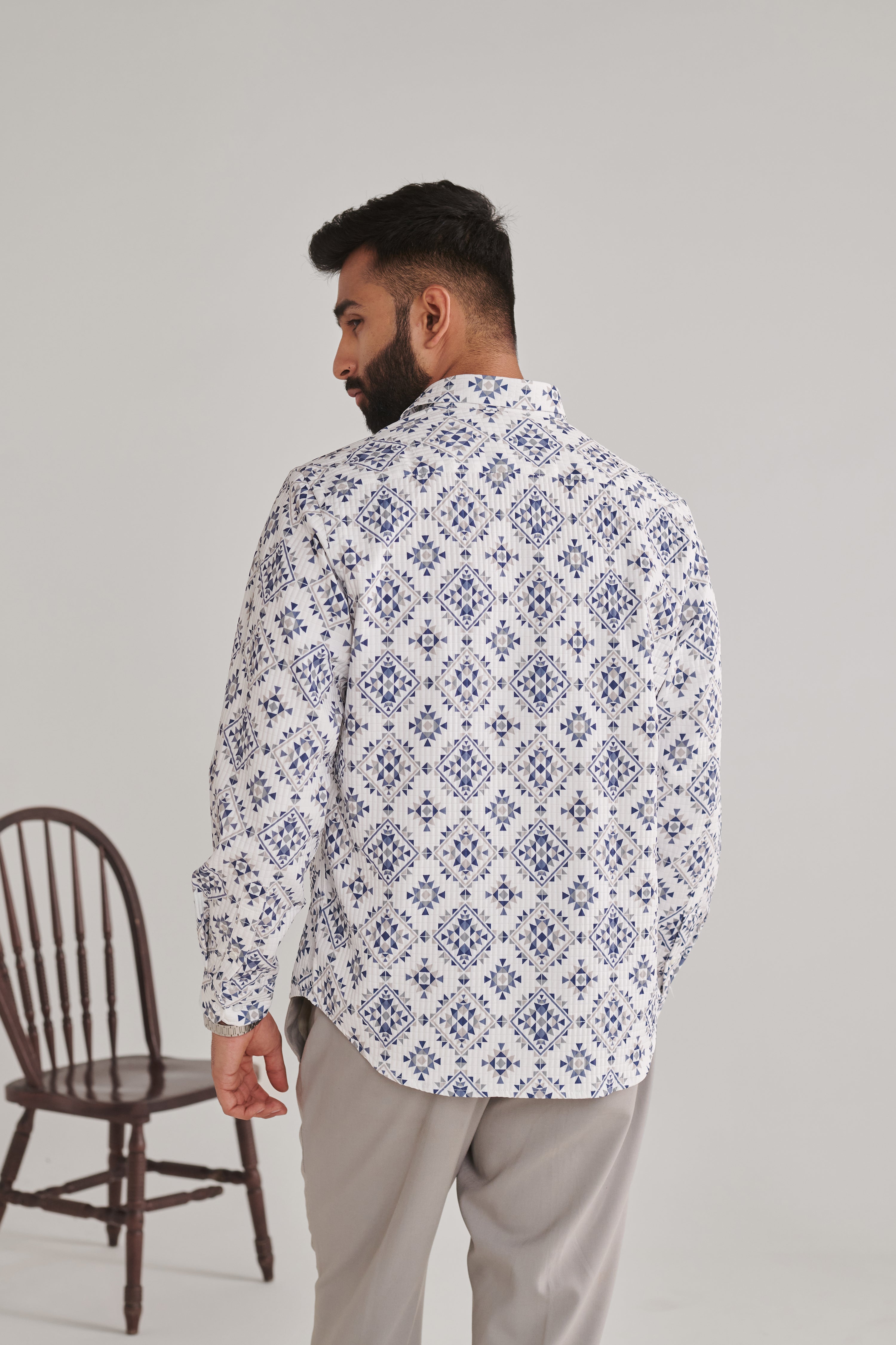 MEN'S WHITE  PRINT SLIM FIT SHIRT