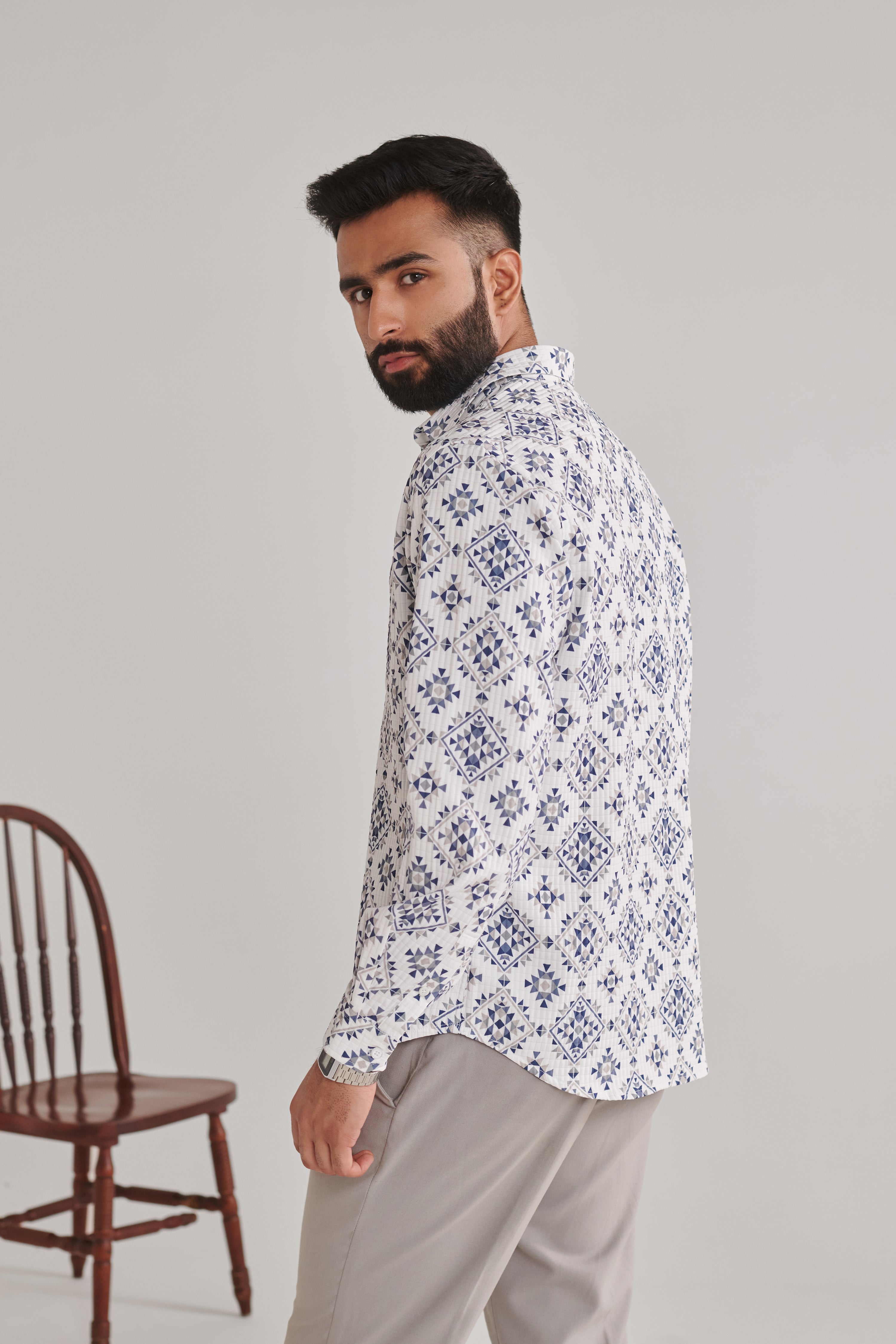 MEN'S WHITE  PRINT SLIM FIT SHIRT