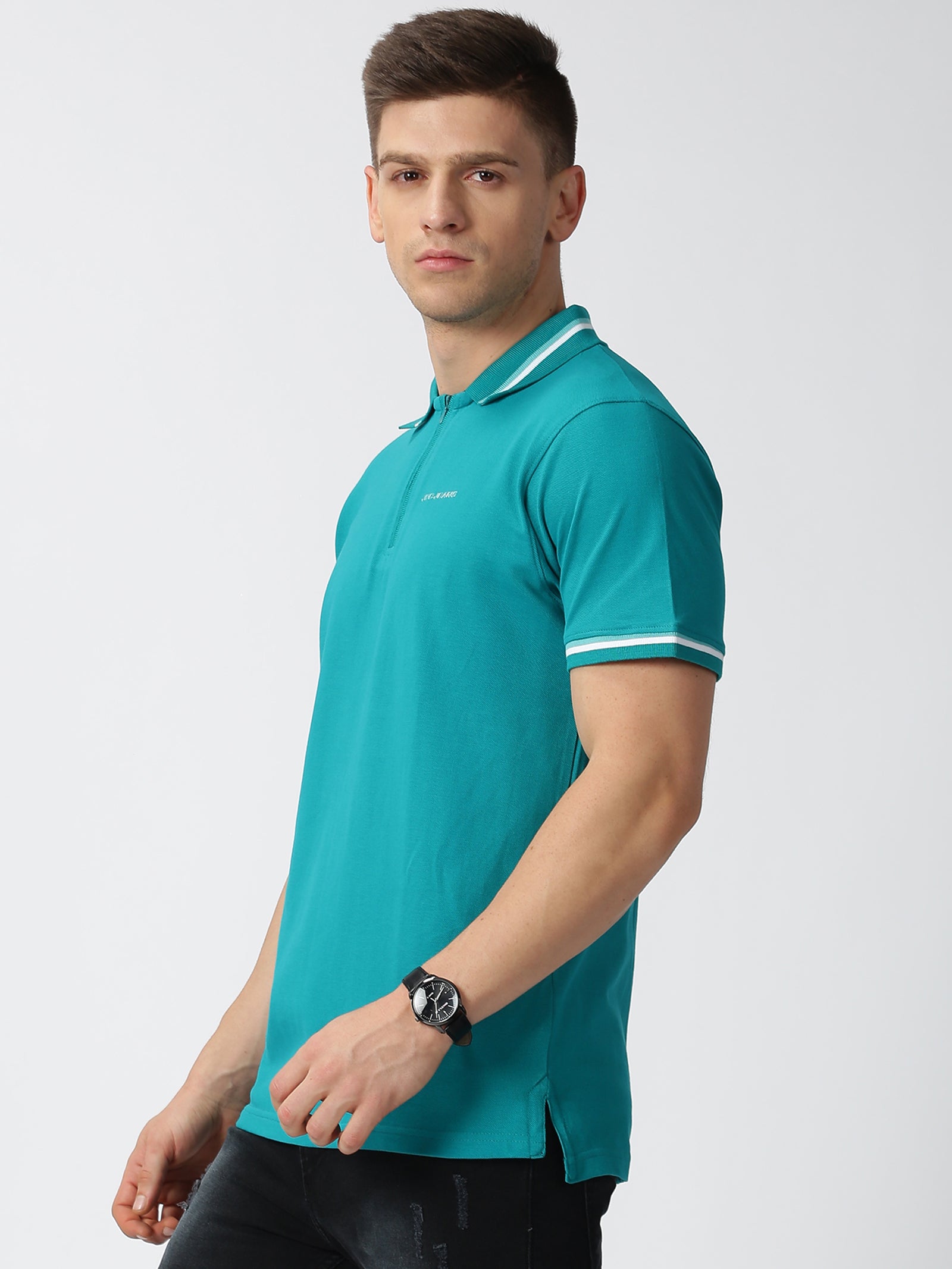 MEN'S GREEN SOLID SLIM FIT T-SHIRT