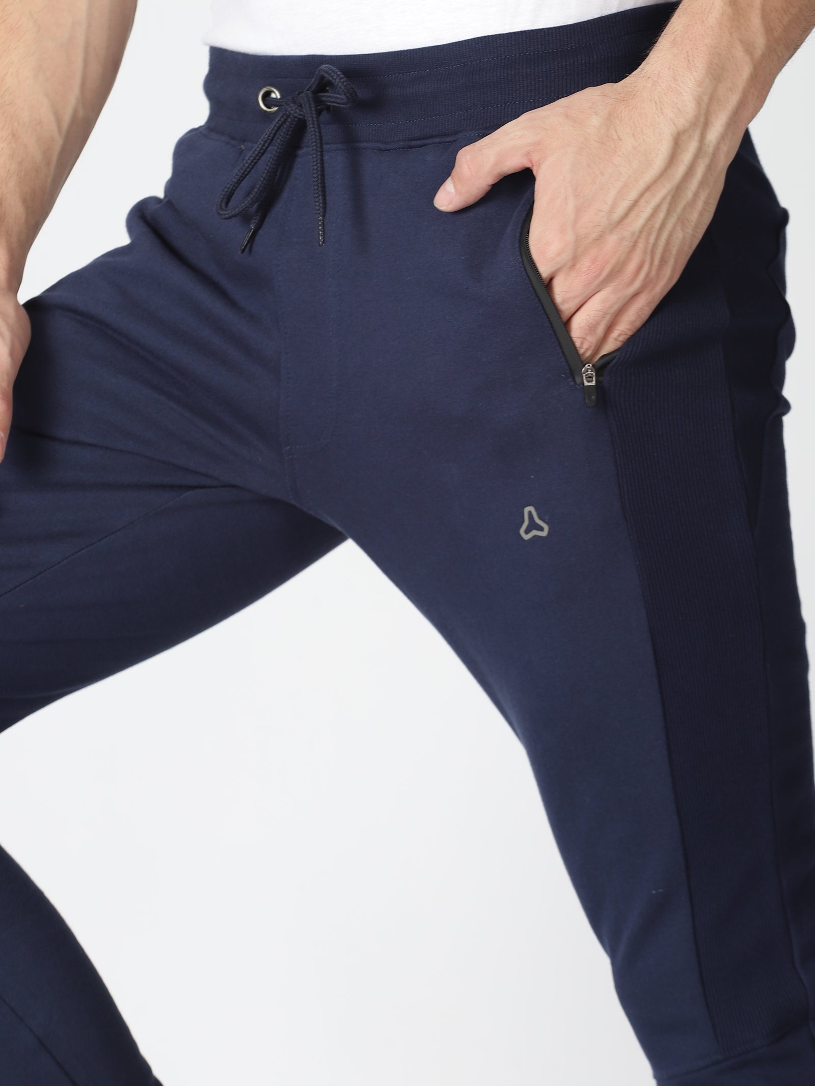 MEN'S NAVY SOLID REGULAR FIT KNITTED JOGGER